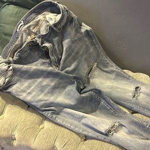 Shoe dazzle distressed jeans